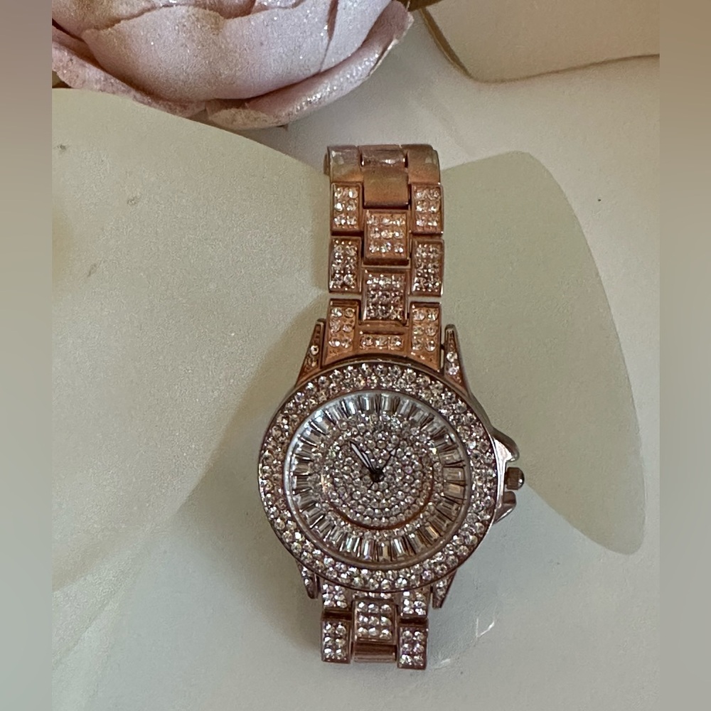 Crystal fashion watch